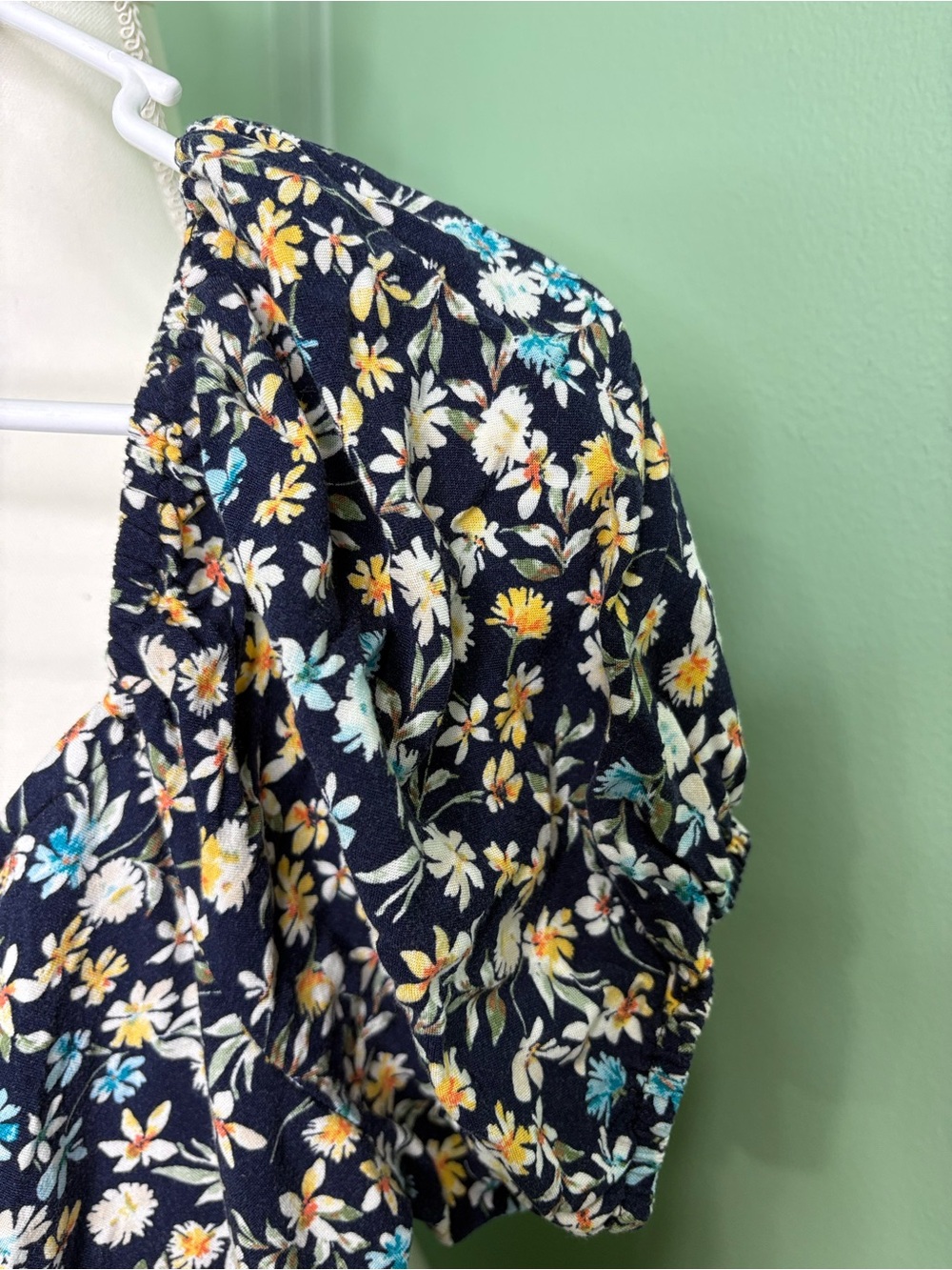 Luxology Black Floral Puff-Sleeve Jumpsuit with Blue and Cream Accents - Picture 5 of 9